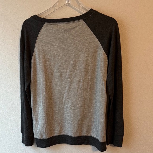 Maurices Adult-Like Graphic Raglan Sweatshirt Women's XS Grey Black Long Sleeve - Picture 3 of 5